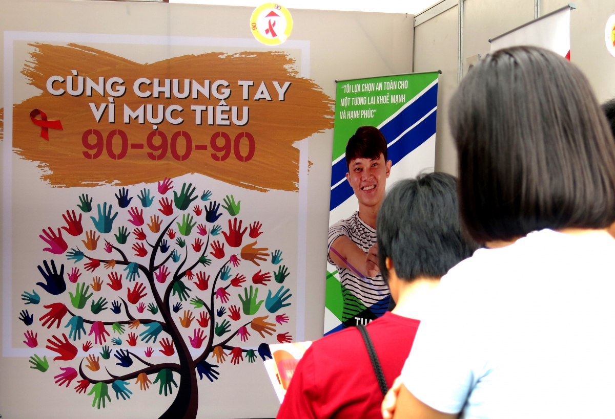 US accompanies Vietnam in HIV/AIDS prevention and control efforts